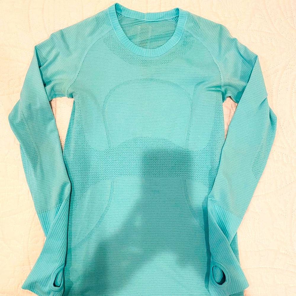 Lululemon shirt sz 6 aqua blue